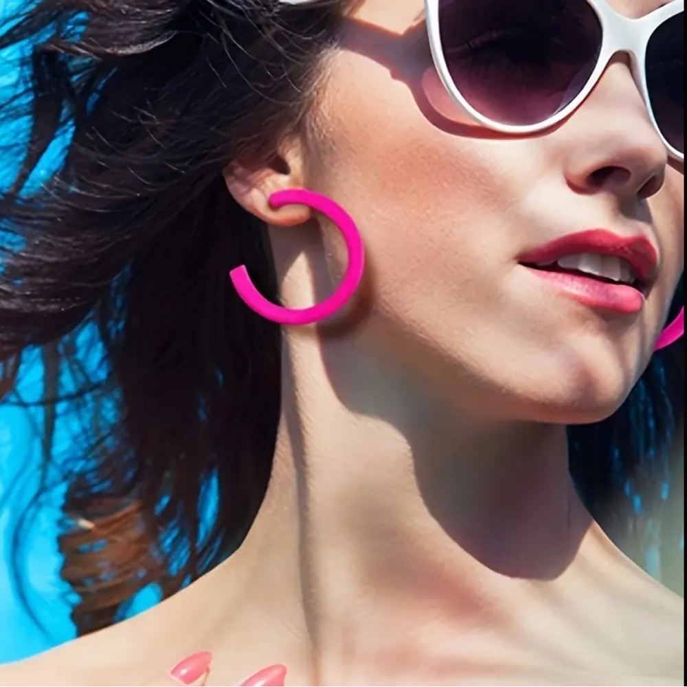 🎁 Hot Pink Open Hoop Earrings, NWT